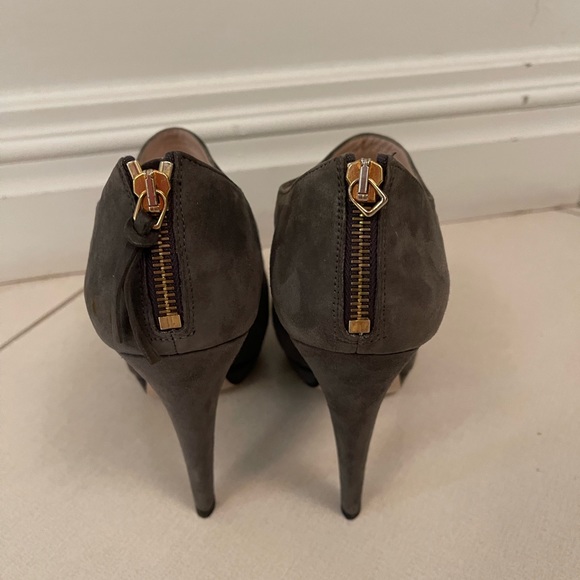 Miu miu ankle boots 5” heel. Suede. Gray color size 40 - Picture 7 of 9